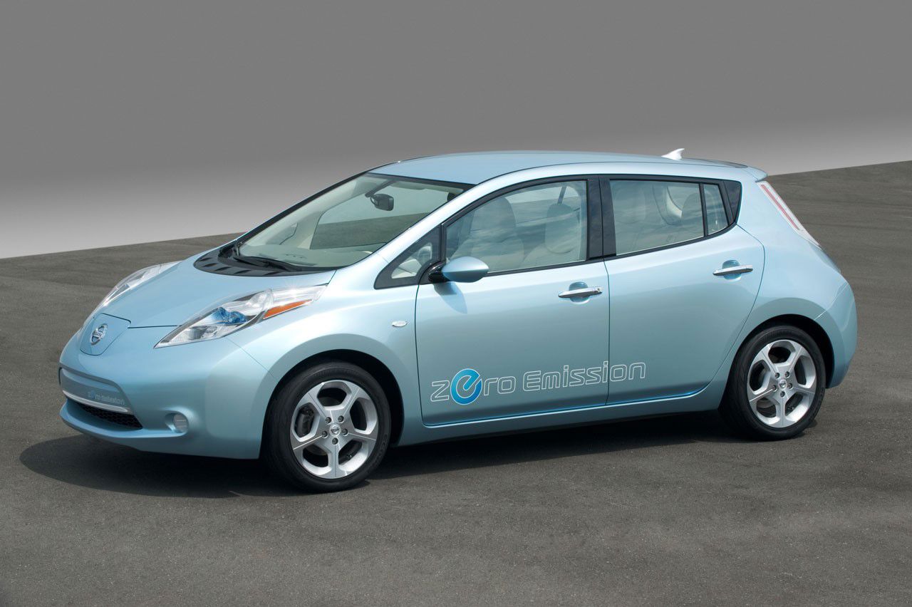Blue Nissan Leaf